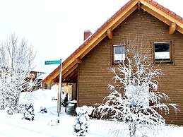 A gem of a Modern Retreat