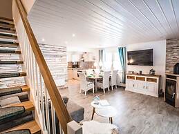 A gem of a Modern Retreat