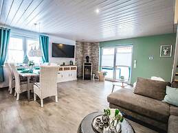 A gem of a Modern Retreat