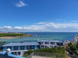 Apartment With Pool and sea View in Brittany