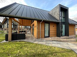 Forest Villa With Hot Tub & Sauna 8 Persons