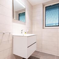 Forest Villa With Hot Tub & Sauna 8 Persons