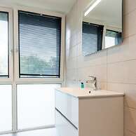 Forest Villa With Hot Tub & Sauna 8 Persons