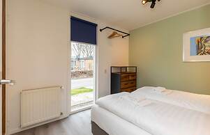 Holiday Home Right on the Veerse Meer