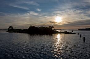 Holiday Home Right on the Veerse Meer