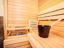 Spacious Apartment With Sauna