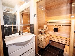 Spacious Apartment With Sauna