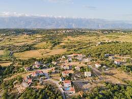 Apartments Mistral - Three Bedroom Apartment With Balcony and Shared P