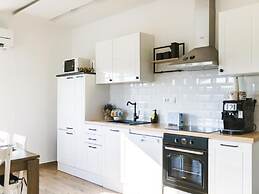 Apartments Mistral - Three Bedroom Apartment With Balcony and Shared P