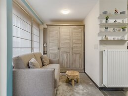 Apartment Close to the Shopping Street