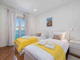Apartments Ema-two Bedroom Apartment With Sea View