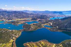 Apartments Ema-two Bedroom Apartment With Sea View