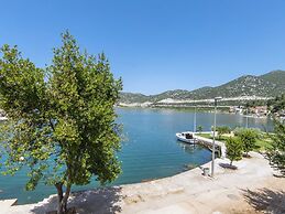 Apartments Ema-two Bedroom Apartment With Sea View