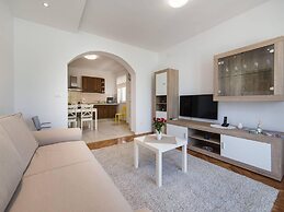 Apartments Ema-two Bedroom Apartment With Sea View