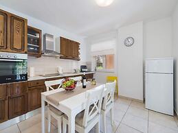 Apartments Ema-two Bedroom Apartment With Sea View