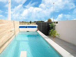 Villa With Private Pool and Whirlpool