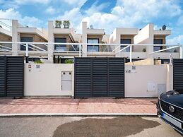 Villa With Private Pool and Whirlpool