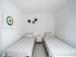 Villa With Private Pool and Whirlpool