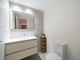 Villa With Private Pool and Whirlpool