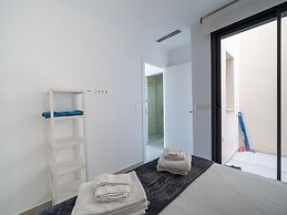 Villa With Private Pool and Whirlpool