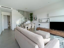 Villa With Private Pool and Whirlpool