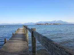 Eglwies Comfortable Holiday Residence