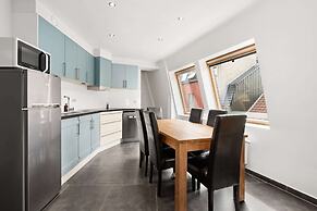 Beautiful Duplex Near Shopping Street