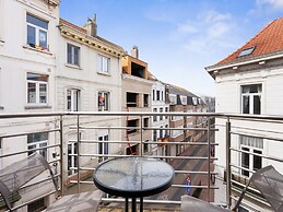 Beautiful Duplex Near Shopping Street