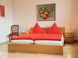 Apartment Pinot Noir