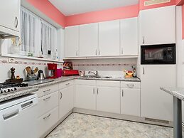 Tranquil Apartment With sea View