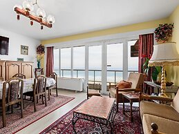 Tranquil Apartment With sea View