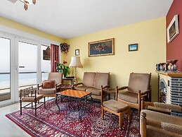 Tranquil Apartment With sea View