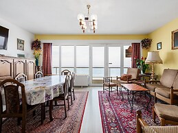 Tranquil Apartment With sea View