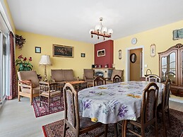 Tranquil Apartment With sea View