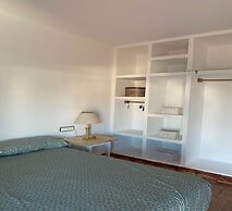 Spacious Holiday Home With Private Garden