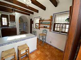 Spacious Holiday Home With Private Garden