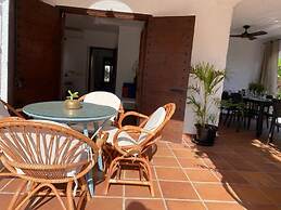 Spacious Holiday Home With Private Garden