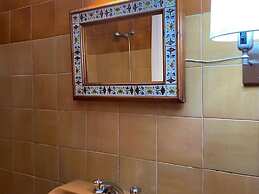 Spacious Holiday Home With Private Garden