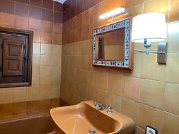 Spacious Holiday Home With Private Garden