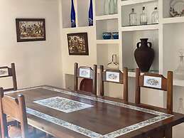 Spacious Holiday Home With Private Garden