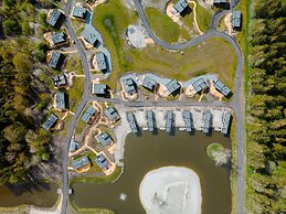 Luxury Villa With hot tub on the Horsterwold