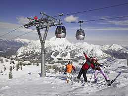 Chalet Near Lake Pressegger and Nassfeld ski Area