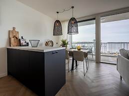 Spacious Waterfront Apartment