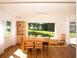 Urbane Holiday Home Near Lake