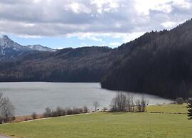 Urbane Holiday Home Near Lake