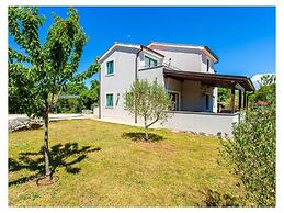 Villa Tara With a Beautiful Heated Pool