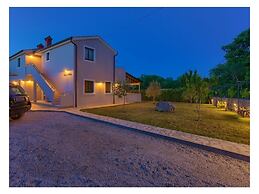Villa Tara With a Beautiful Heated Pool