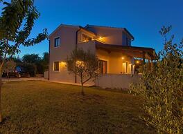 Villa Tara With a Beautiful Heated Pool