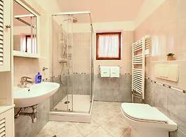 Villa Tara With a Beautiful Heated Pool