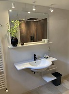 Baldauf Modern Retreat